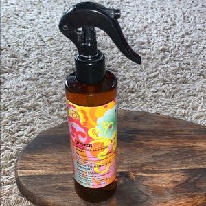 NEW - amika: Bombshell Blowout Spray - 8oz